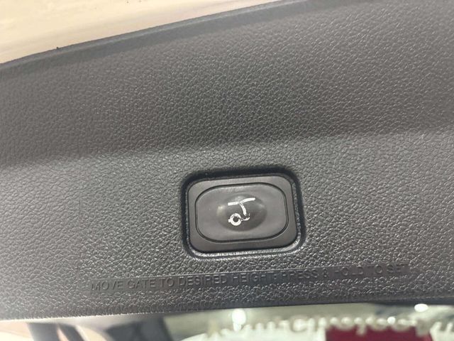 2017 Ford Explorer XLT 4WD - 22968418 - 17