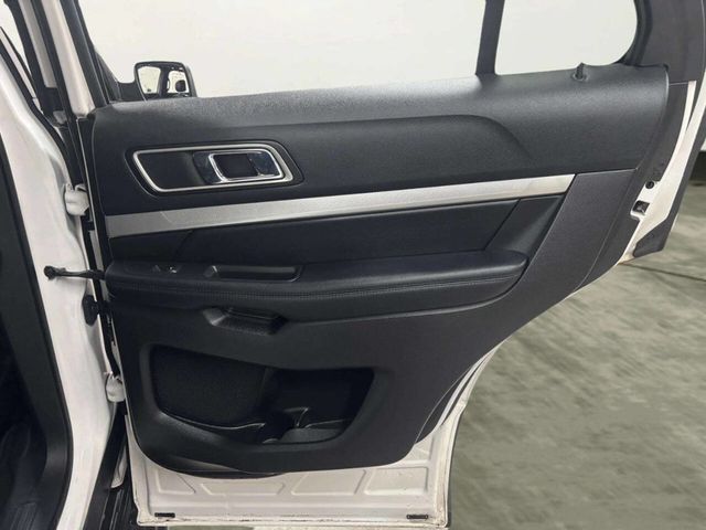 2017 Ford Explorer XLT 4WD - 22968418 - 18