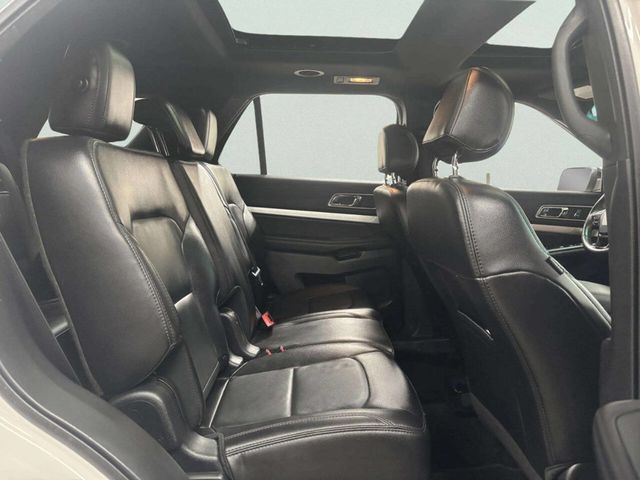 2017 Ford Explorer XLT 4WD - 22968418 - 20