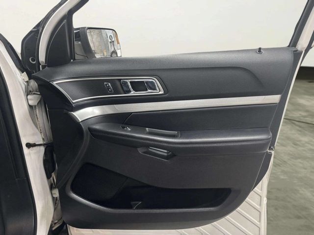 2017 Ford Explorer XLT 4WD - 22968418 - 21