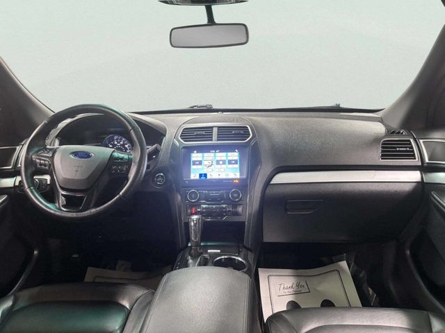 2017 Ford Explorer XLT 4WD - 22968418 - 24