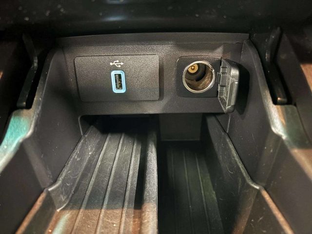 2017 Ford Explorer XLT 4WD - 22968418 - 28