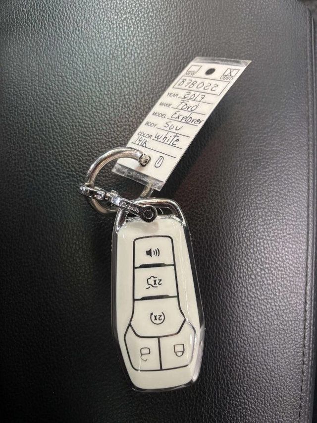 2017 Ford Explorer XLT 4WD - 22968418 - 39