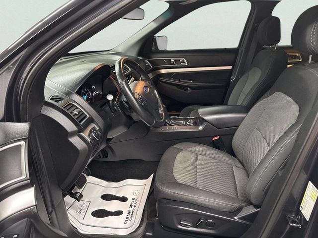 2017 Ford Explorer XLT 4WD - 23039960 - 14