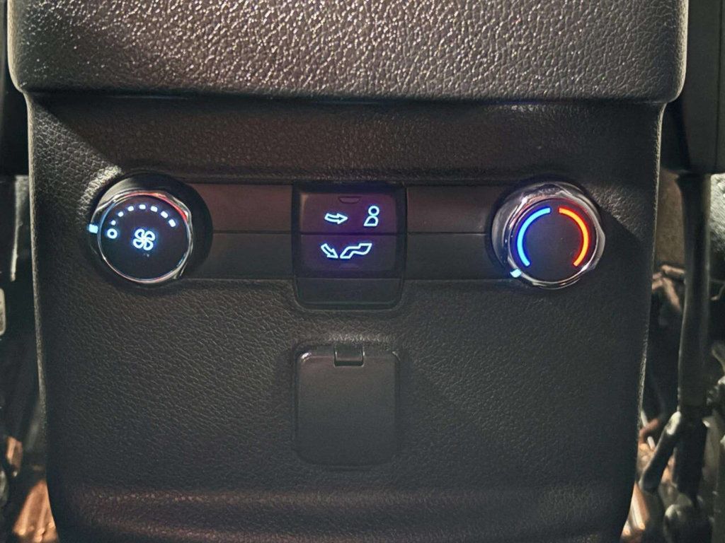 2017 Ford Explorer XLT 4WD - 23039960 - 26