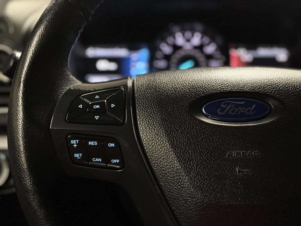2017 Ford Explorer XLT 4WD - 23039960 - 29