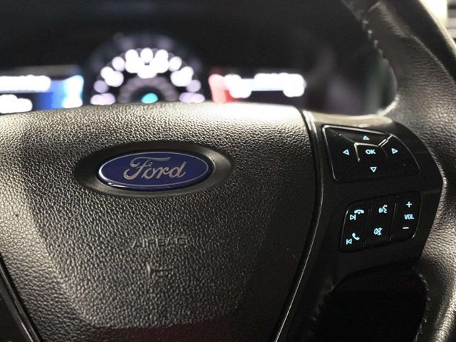 2017 Ford Explorer XLT 4WD - 23039960 - 30