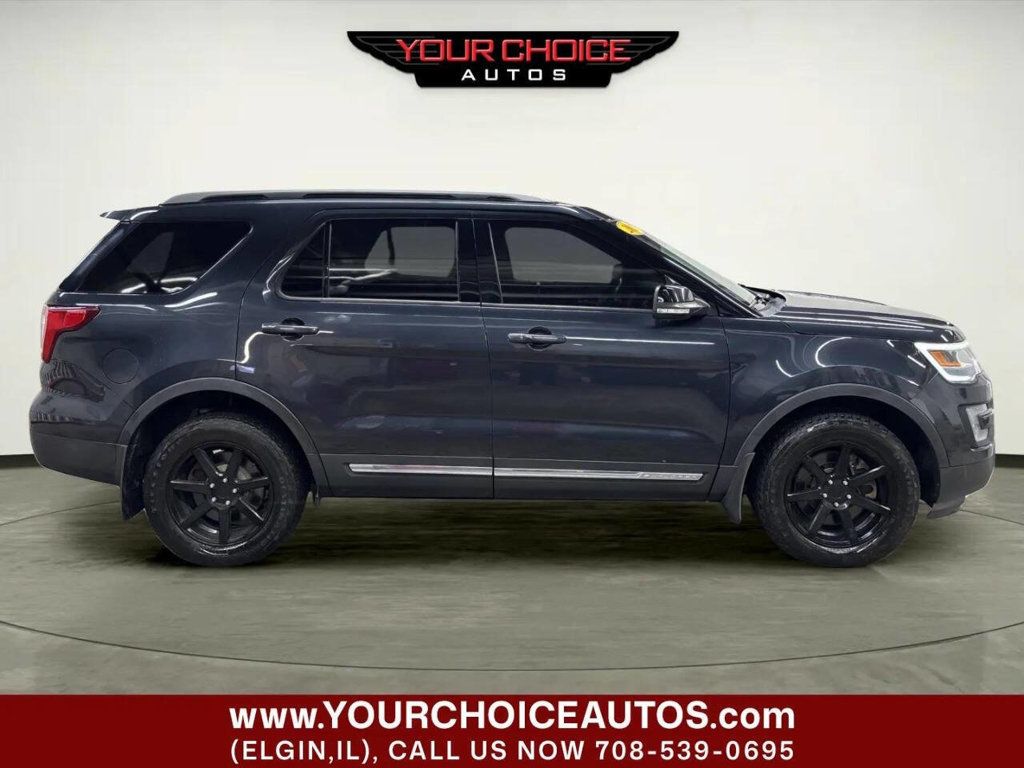 2017 Ford Explorer XLT 4WD - 23039960 - 8