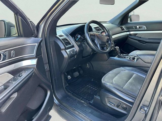 2017 Ford Explorer XLT 4WD - 23043548 - 9