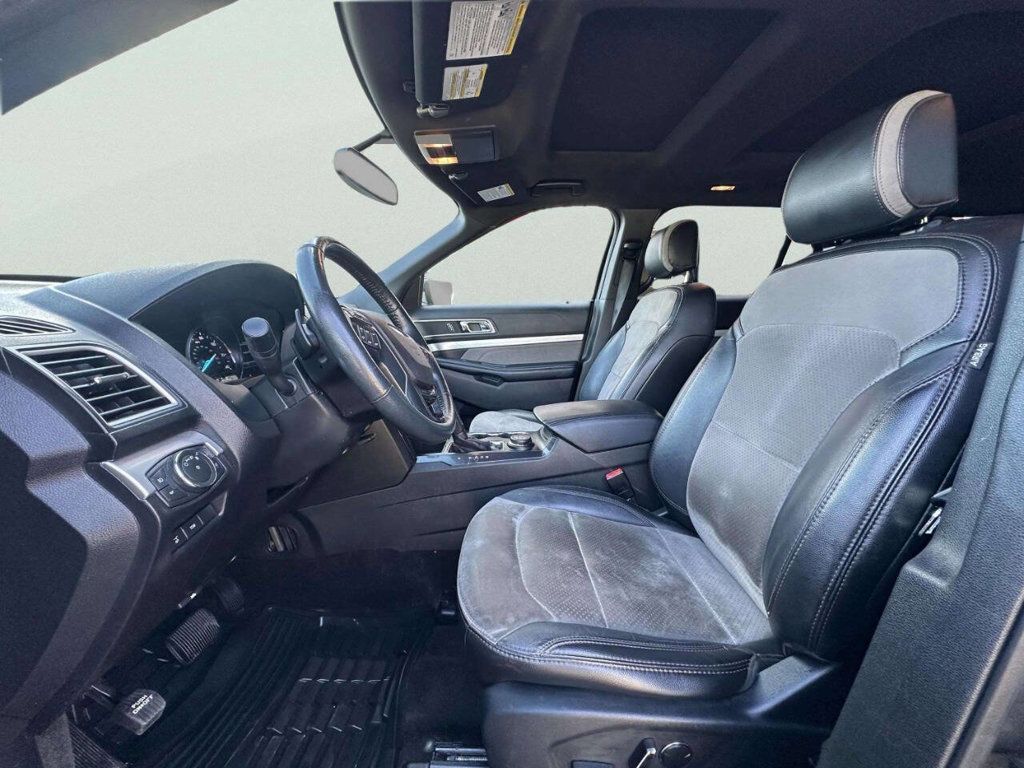 2017 Ford Explorer XLT 4WD - 23043548 - 11