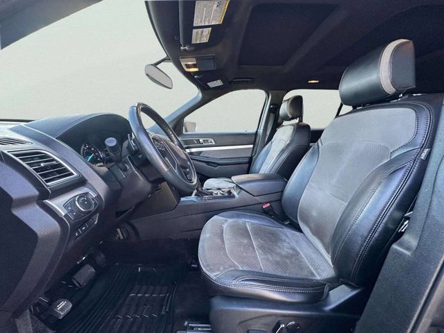 2017 Ford Explorer XLT 4WD - 23043548 - 11