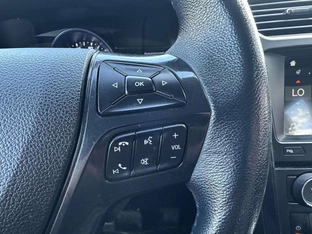 2017 Ford Explorer XLT 4WD - 23043548 - 21