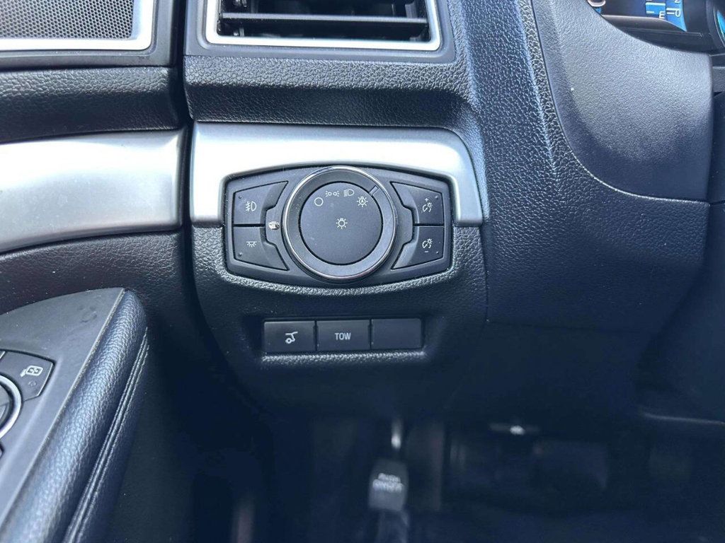 2017 Ford Explorer XLT 4WD - 23043548 - 22