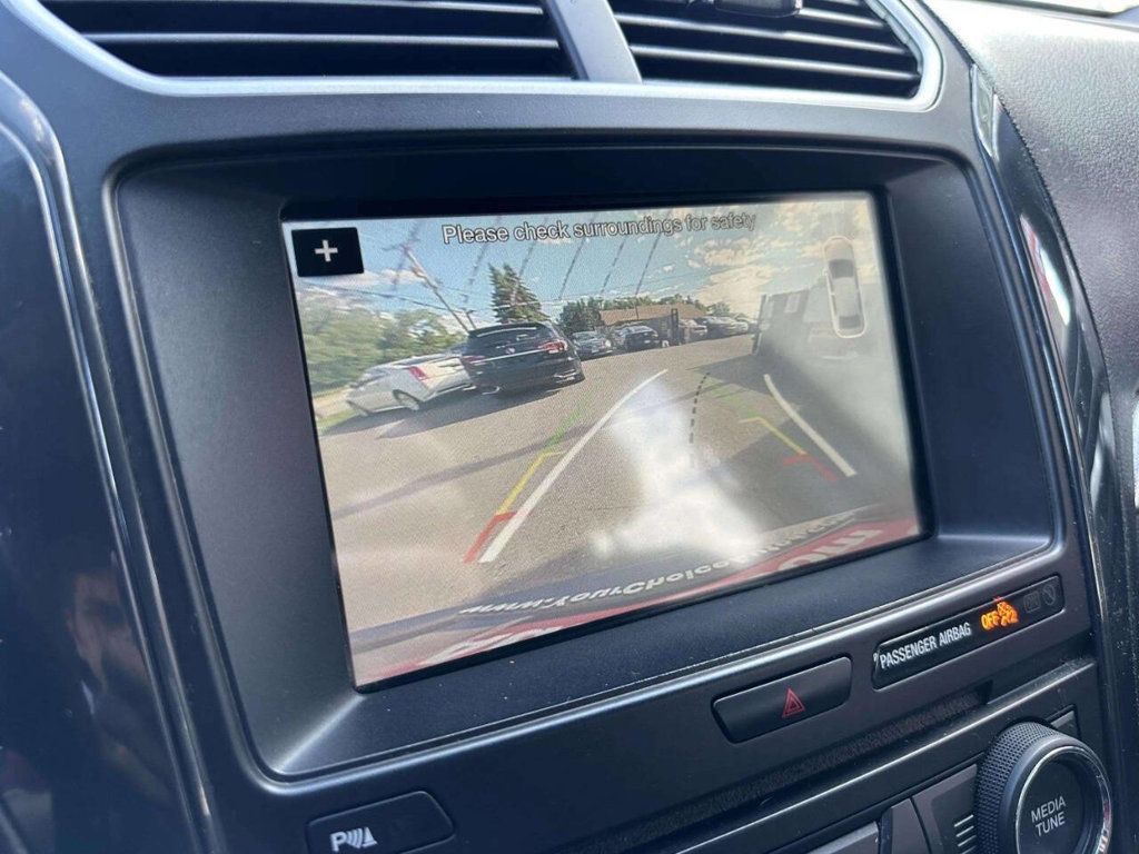2017 Ford Explorer XLT 4WD - 23043548 - 30