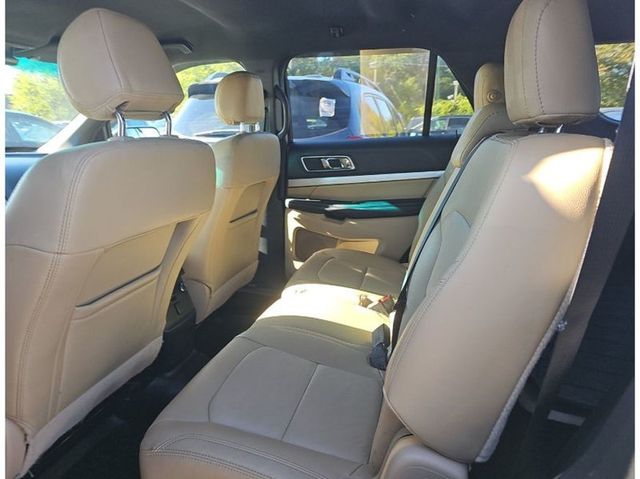 2017 Ford Explorer XLT 4WD - 22960661 - 8