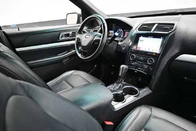 2017 Ford Explorer XLT 4WD - 23091532 - 12