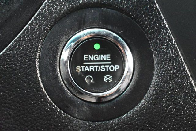 2017 Ford Explorer XLT 4WD - 23091532 - 21