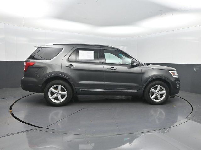 2017 Ford Explorer XLT 4WD - 23091532 - 27