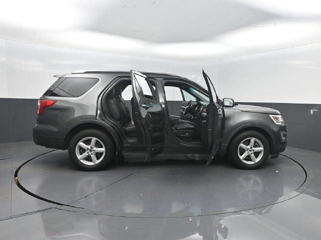 2017 Ford Explorer XLT 4WD - 23091532 - 31