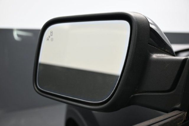 2017 Ford Explorer XLT 4WD - 23091532 - 3