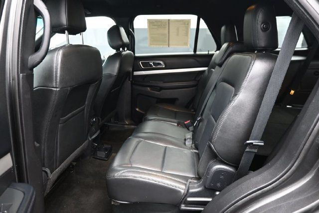 2017 Ford Explorer XLT 4WD - 23091532 - 8