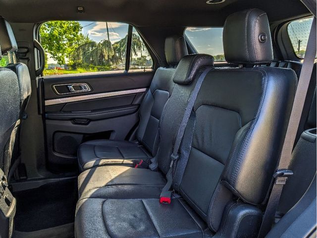 2017 Ford Explorer XLT 4WD - 23021966 - 10