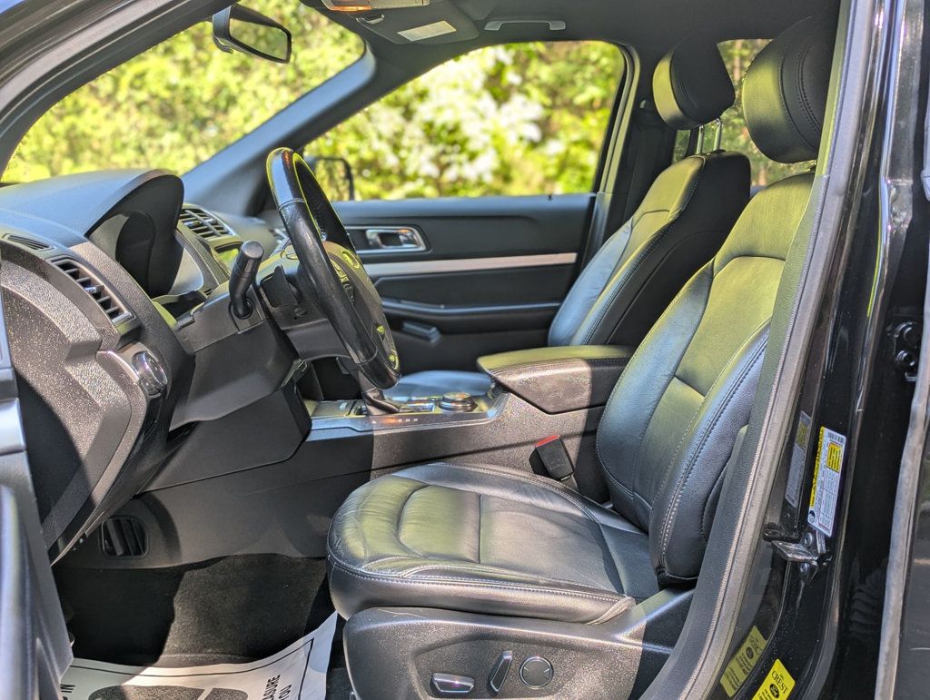 2017 Ford Explorer XLT photo 12