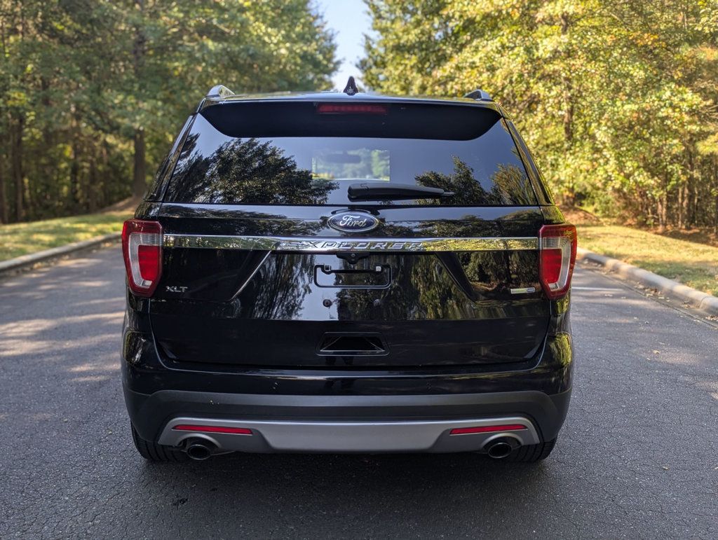 2017 Ford Explorer XLT photo 6