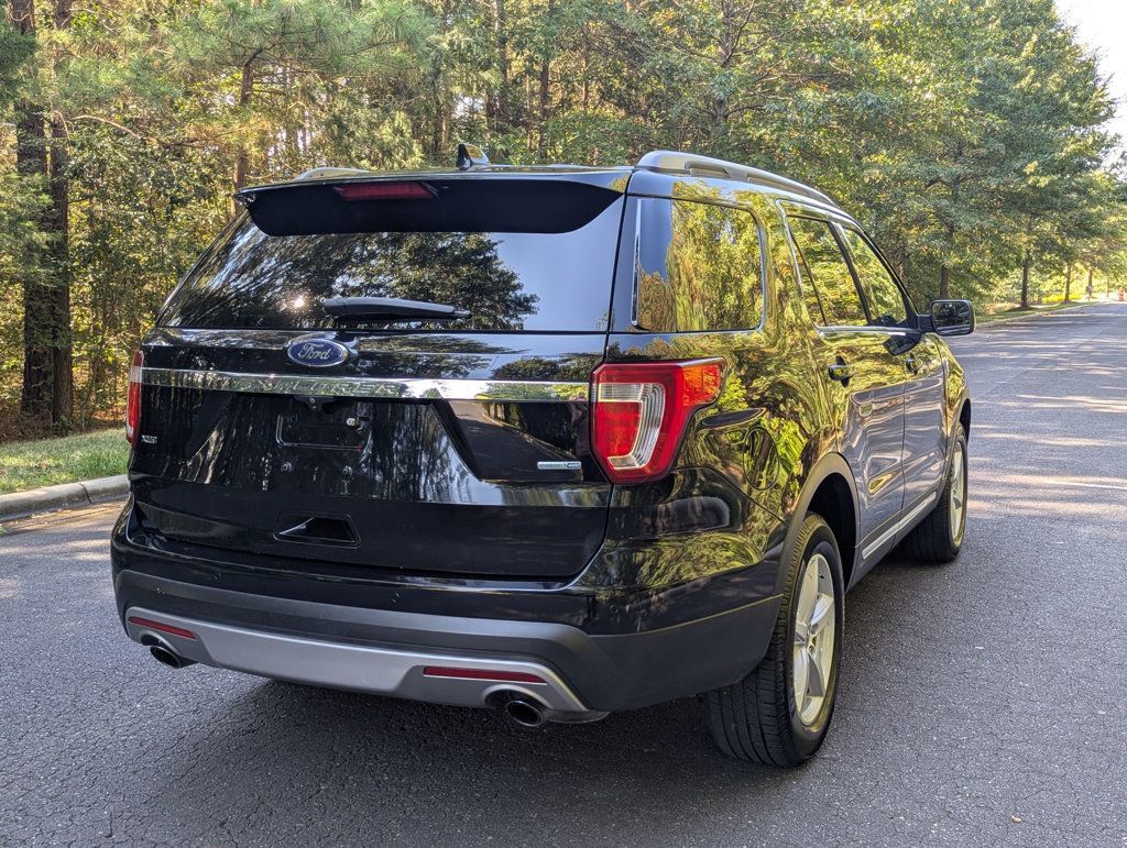2017 Ford Explorer XLT photo 7
