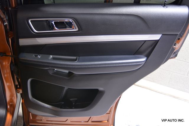 2017 Ford Explorer XLT 4WD - 22905305 - 9