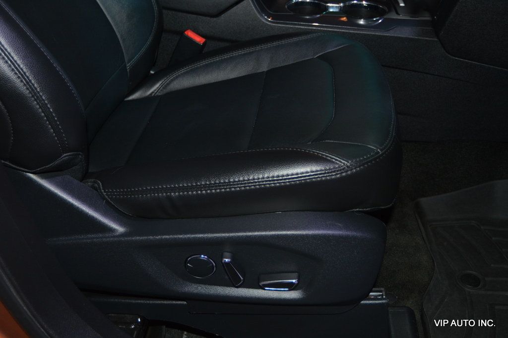 2017 Ford Explorer XLT 4WD - 22905305 - 17