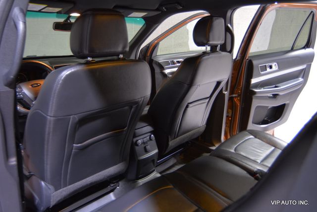 2017 Ford Explorer XLT 4WD - 22905305 - 19