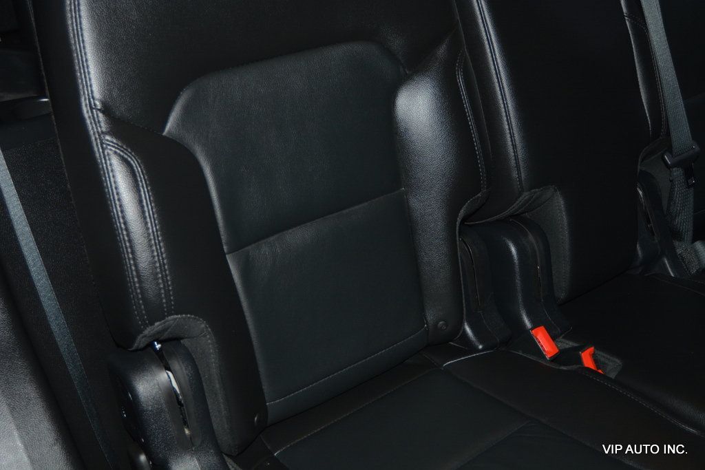 2017 Ford Explorer XLT 4WD - 22905305 - 24