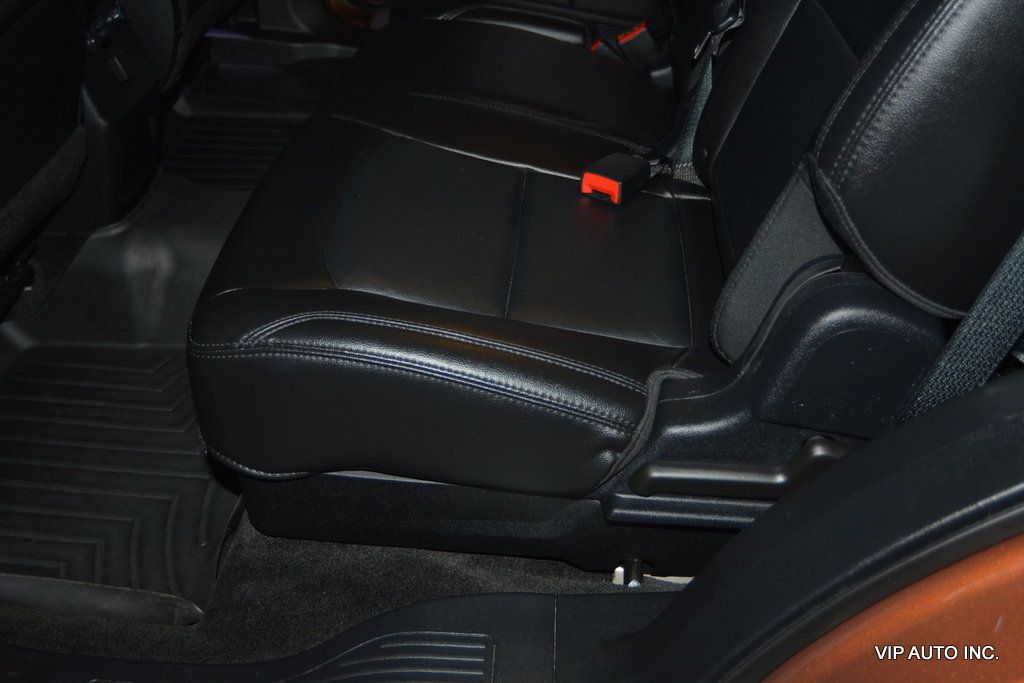 2017 Ford Explorer XLT 4WD - 22905305 - 25