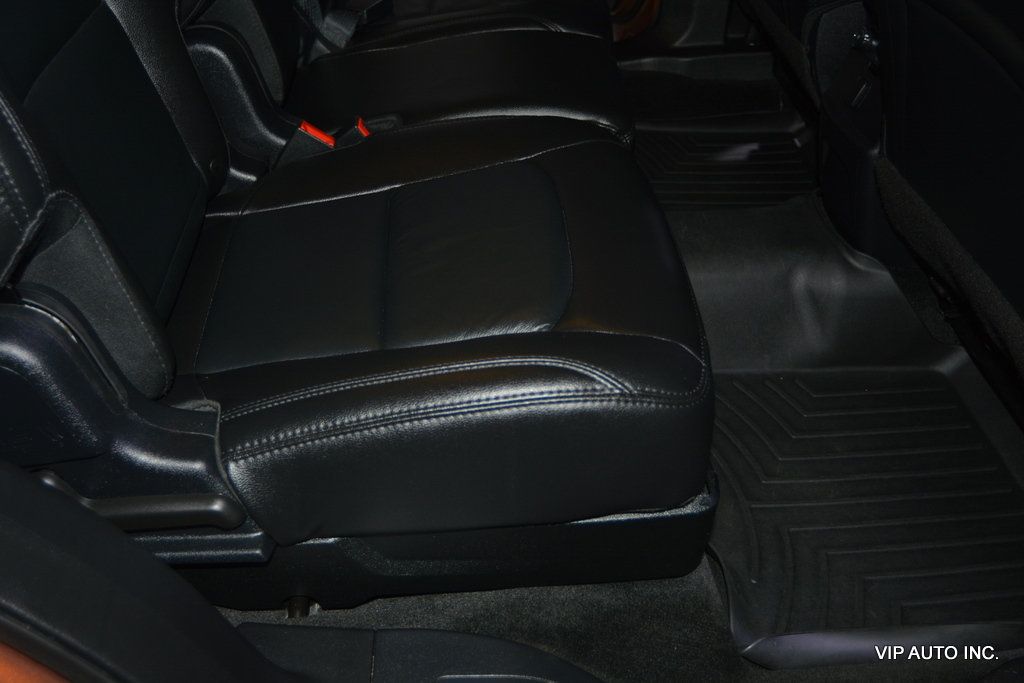 2017 Ford Explorer XLT 4WD - 22905305 - 26