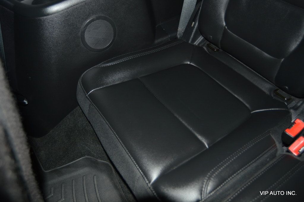 2017 Ford Explorer XLT 4WD - 22905305 - 32