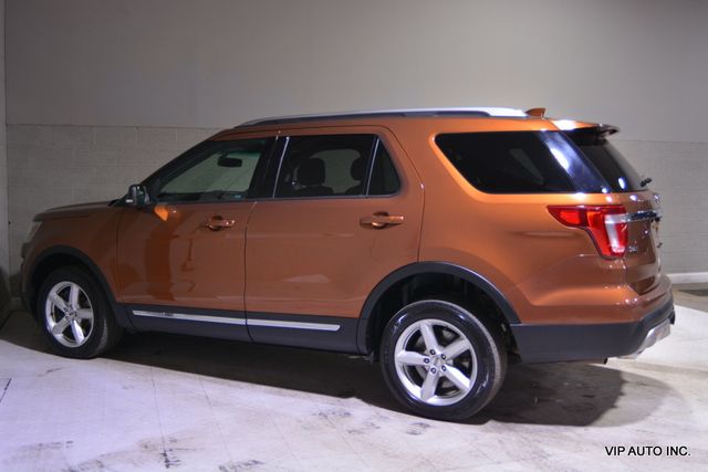 2017 Ford Explorer XLT 4WD - 22905305 - 36