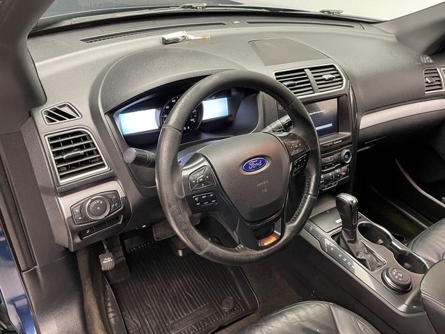 2017 Ford Explorer XLT 4WD - 22999590 - 11