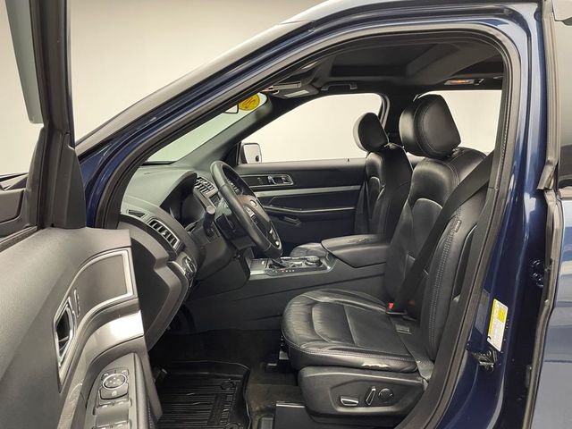 2017 Ford Explorer XLT 4WD - 22999590 - 12