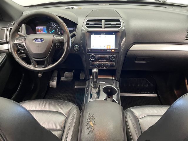 2017 Ford Explorer XLT 4WD - 22999590 - 19