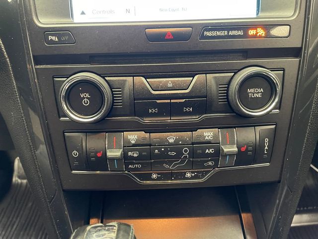 2017 Ford Explorer XLT 4WD - 22999590 - 27