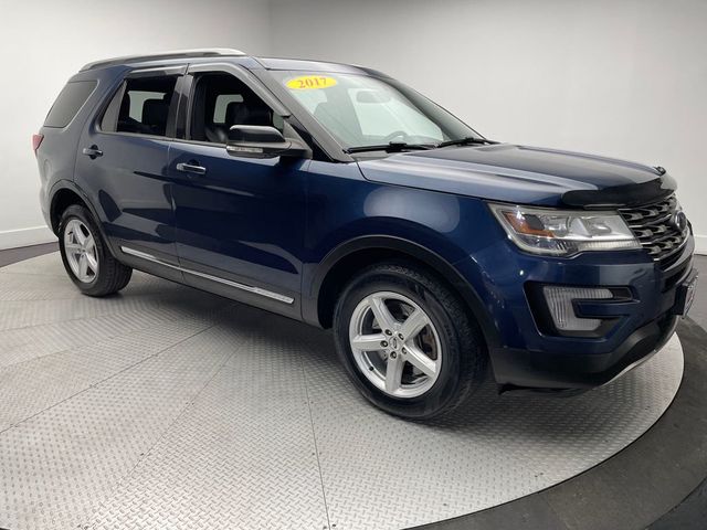 2017 Ford Explorer XLT 4WD - 22999590 - 2