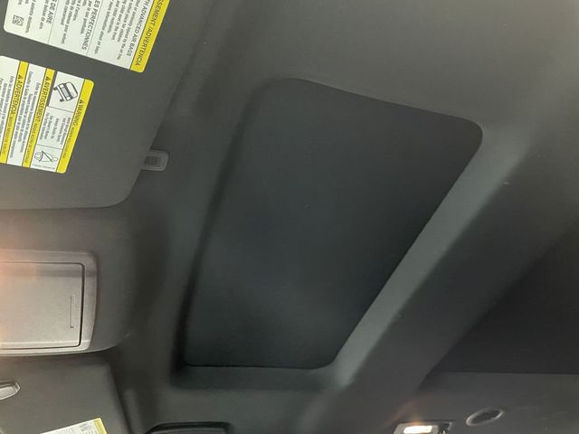 2017 Ford Explorer XLT 4WD - 22999590 - 30