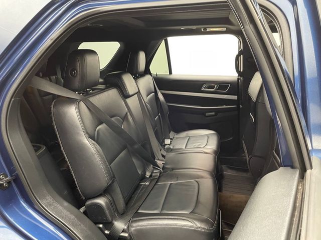 2017 Ford Explorer XLT 4WD - 22999590 - 37