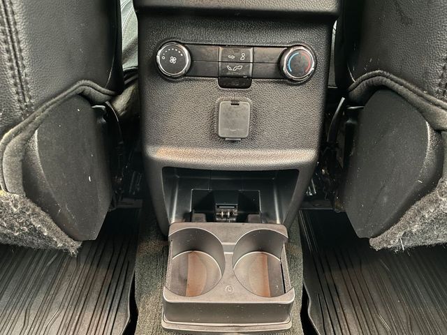 2017 Ford Explorer XLT 4WD - 22999590 - 38