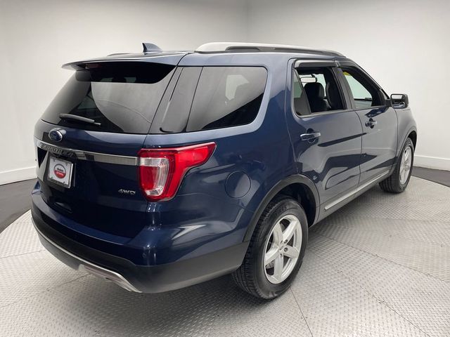 2017 Ford Explorer XLT 4WD - 22999590 - 4