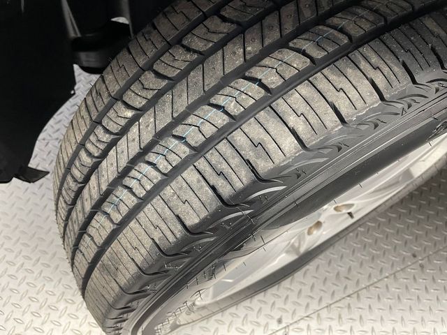 2017 Ford Explorer XLT 4WD - 22999590 - 50