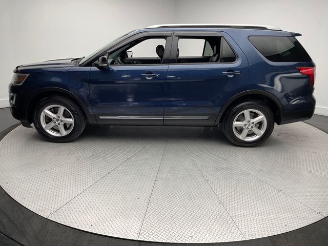 2017 Ford Explorer XLT 4WD - 22999590 - 7