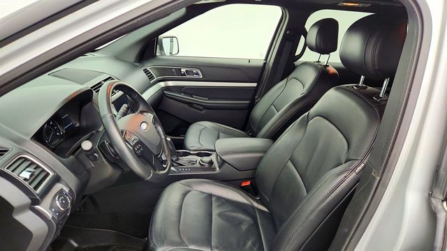 2017 Ford Explorer XLT 4WD - 22961338 - 20