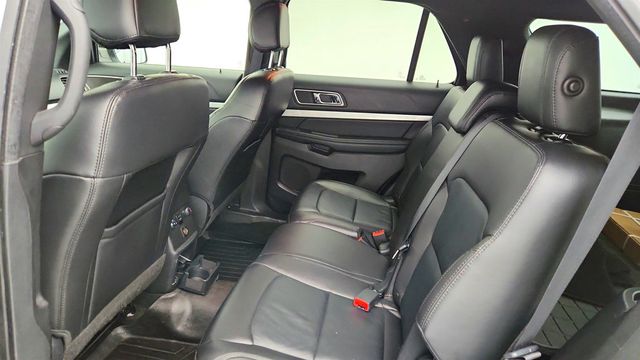 2017 Ford Explorer XLT 4WD - 22961338 - 21